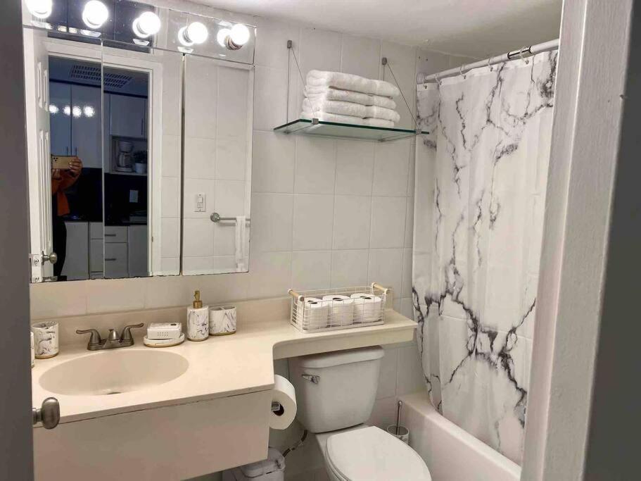 Alojamiento Con Balcon Hacia La Playa 115 Miami Beach Exterior photo