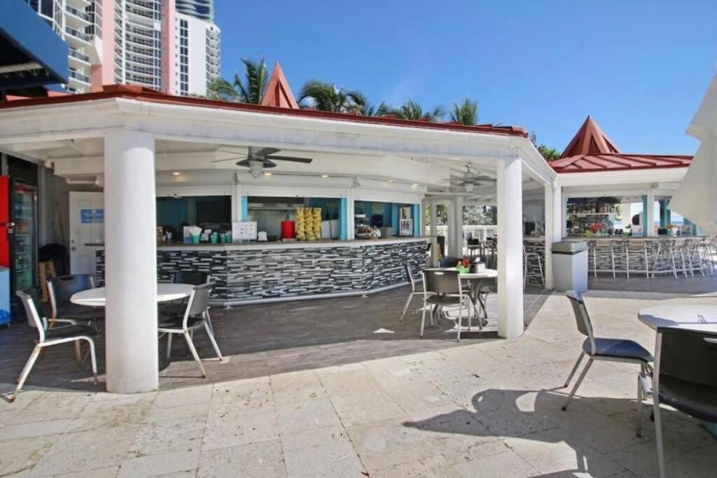 Alojamiento Con Balcon Hacia La Playa 115 Miami Beach Exterior photo